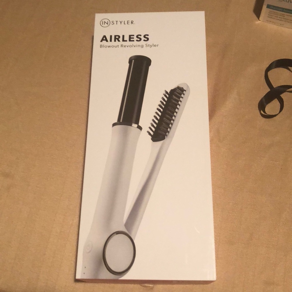 Blowout revolving styler